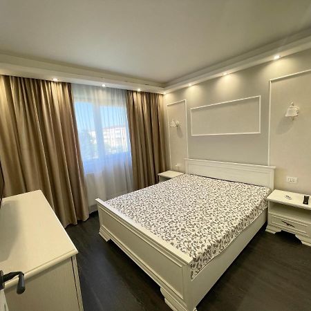 White Residence ไกรโอวา ภายนอก รูปภาพ